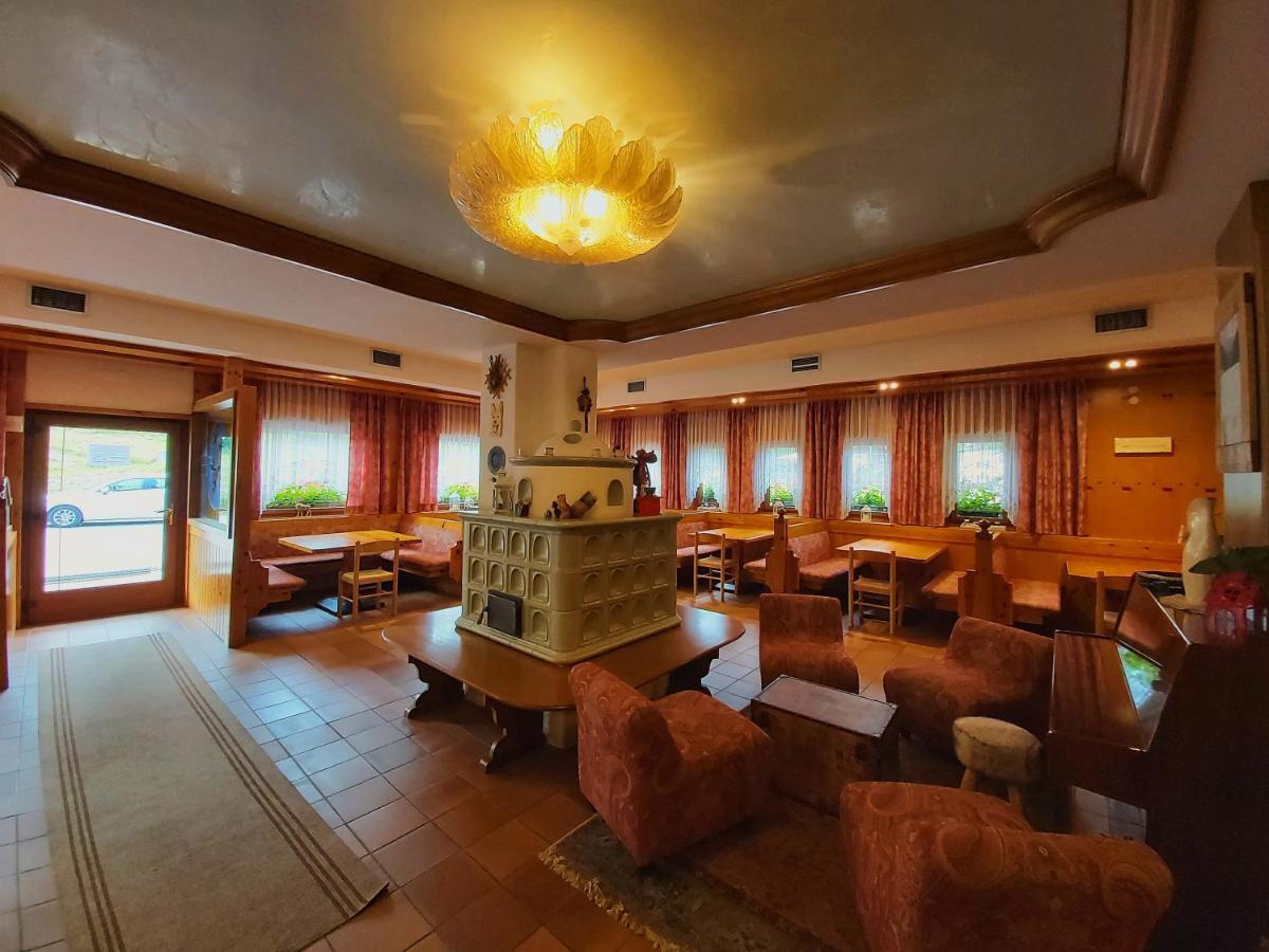Albergo Scoiattolo فالكادي المظهر الخارجي الصورة
