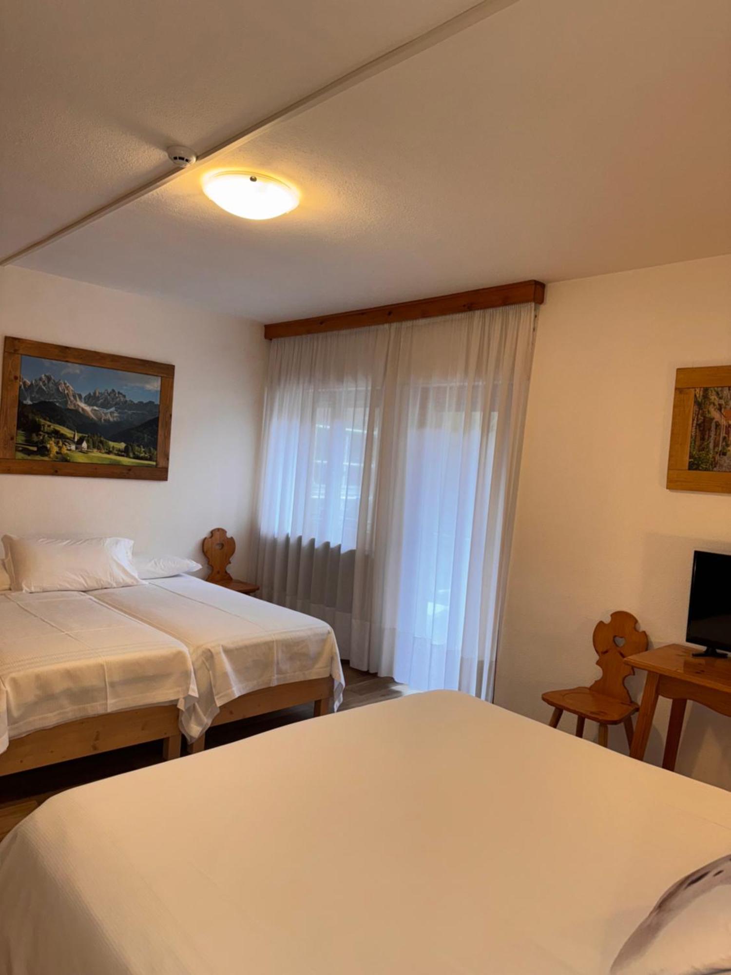 Albergo Scoiattolo فالكادي المظهر الخارجي الصورة